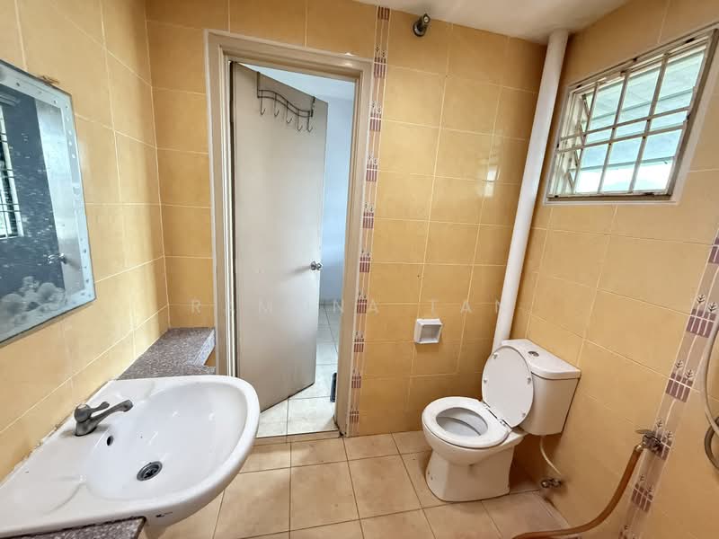 2-storey Terraced House for Sale in Taman Seri Songket (Batu Berendam) - Ramona Tan - Bathroom - PropertyGuru.com.my