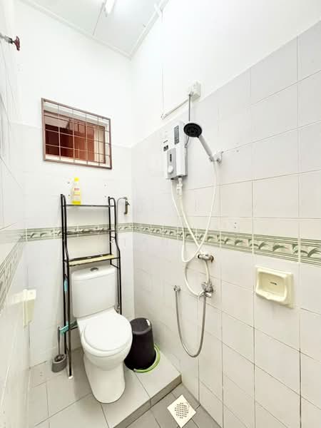 Rumah Teres 1 Tingkat untuk Disewa di Taman Daya (Johor Bahru) - Hong Xuan Tang - Bathroom - PropertyGuru.com.my
