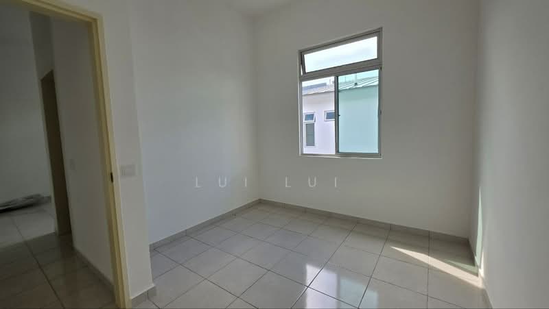 Rumah Teres 1 Tingkat untuk Dijual di Bandar Putra (Kulai) - Lui Lui - Bedroom - PropertyGuru.com.my