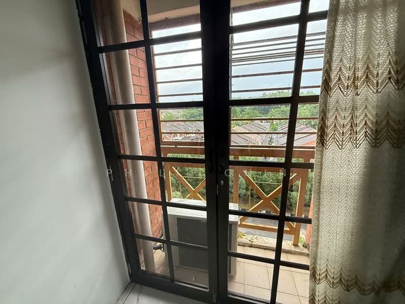 Kondominium untuk Dijual di Cypress Condominium - Philip Chin - Balcony - PropertyGuru.com.my
