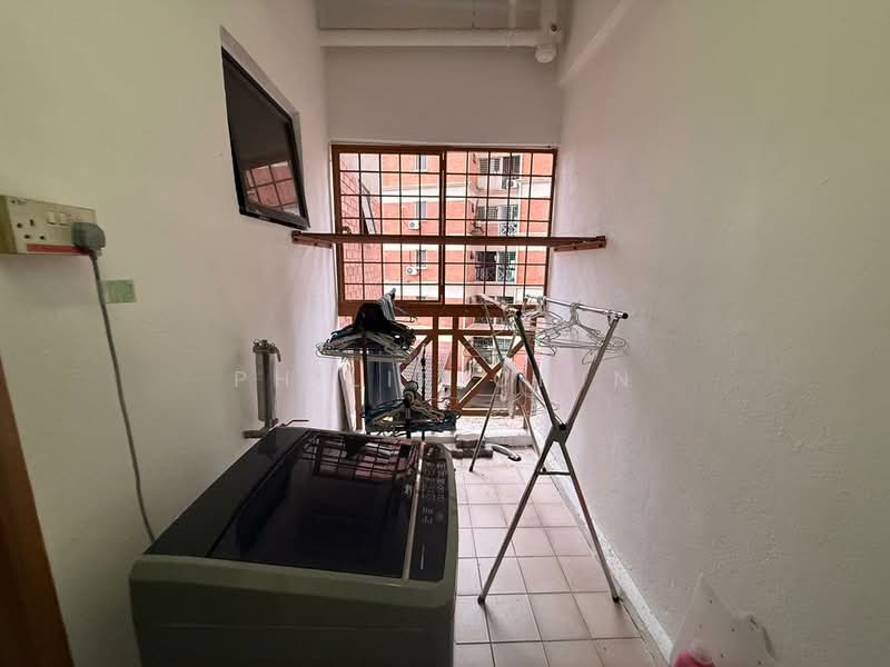 Kondominium untuk Dijual di Cypress Condominium - Philip Chin - Balcony - PropertyGuru.com.my