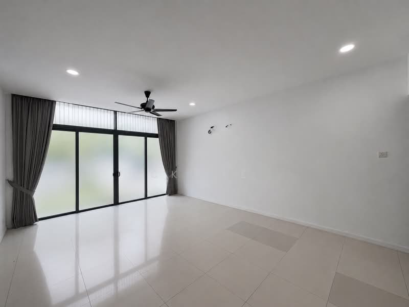 3-storey Terraced House for Rent in Lake Fields (Sungai Besi) - CK Yee - Living Room - PropertyGuru.com.my