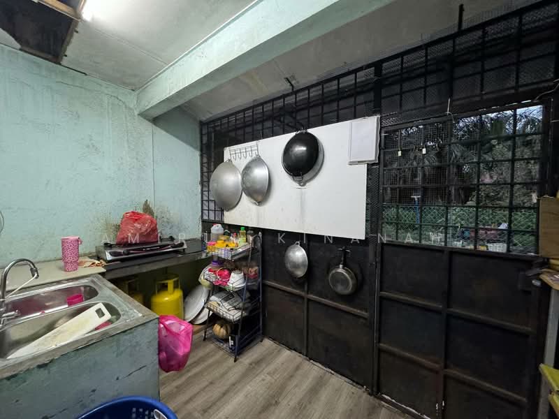 1-storey Terraced House for Rent in Klang (Selangor) - Amirun Kinanah - Kitchen - PropertyGuru.com.my
