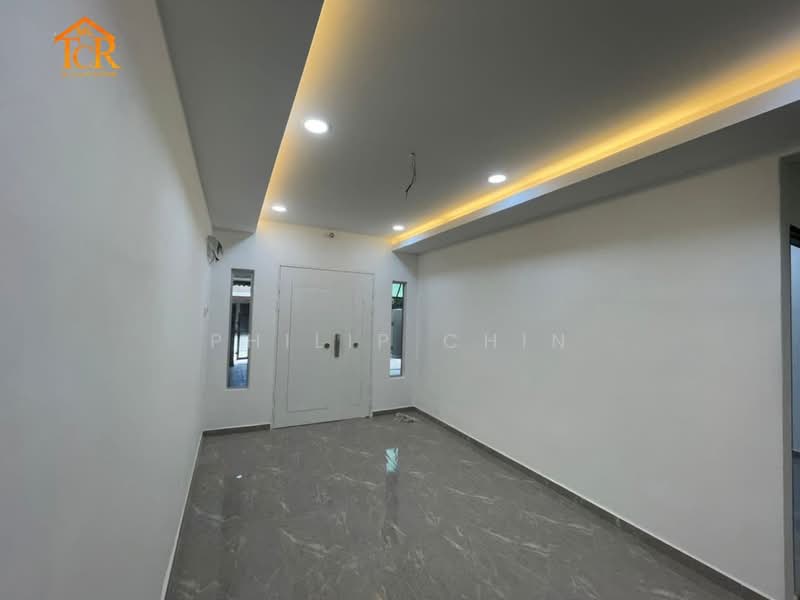 1-storey Terraced House for Sale in Taman Sentosa (Klang) - Philip Chin - Entrance - PropertyGuru.com.my