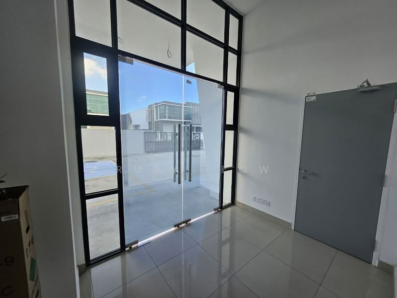 Kilang untuk Disewa di Taman Desa Cemerlang (Ulu Tiram) - Ruby Teow - Entrance - PropertyGuru.com.my