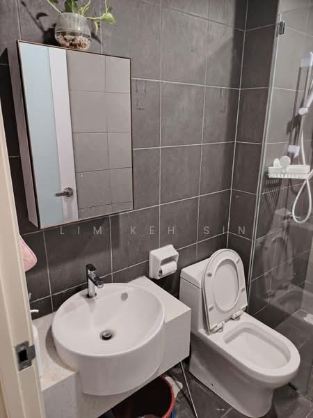 Kondominium untuk Disewa di TreeO - Lim Keh Sin - Bathroom - PropertyGuru.com.my
