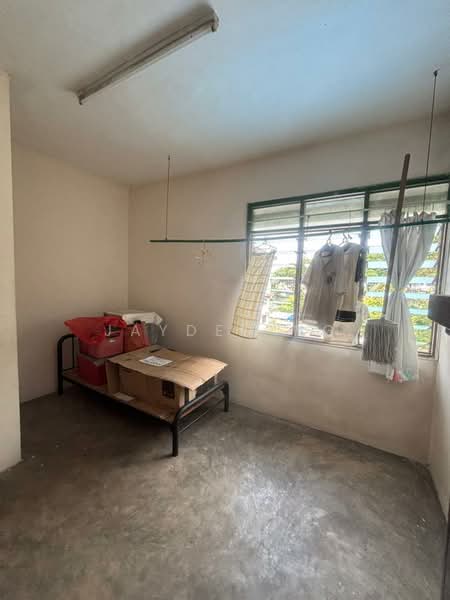 Flat for Sale at Taman Megah Ria - Jayden Ng - Bedroom - PropertyGuru.com.my
