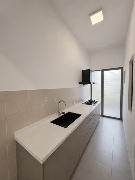 3-storey Terraced House for Sale in Lake Fields (Sungai Besi) - CK Yee - Kitchen - PropertyGuru.com.my