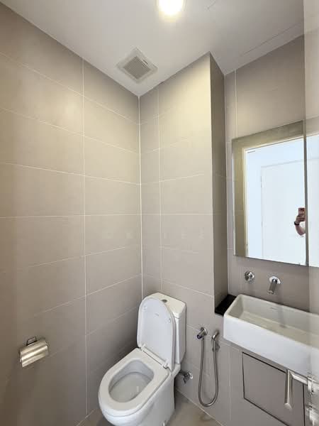 3-storey Terraced House for Sale in Lake Fields (Sungai Besi) - CK Yee - Bathroom - PropertyGuru.com.my