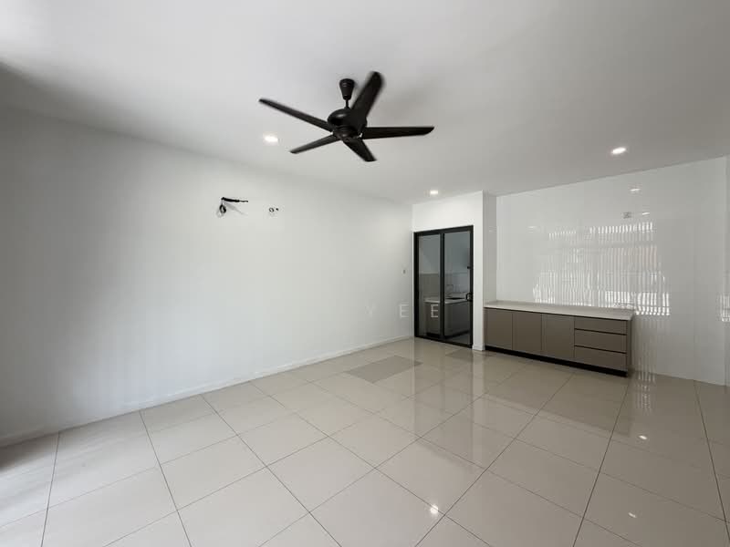3-storey Terraced House for Sale in Lake Fields (Sungai Besi) - CK Yee - Living Room - PropertyGuru.com.my