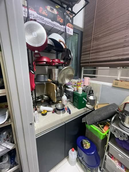 Kondominium untuk Disewa di Skyvilla @ D'Island - Vivian Lim - Kitchen - PropertyGuru.com.my