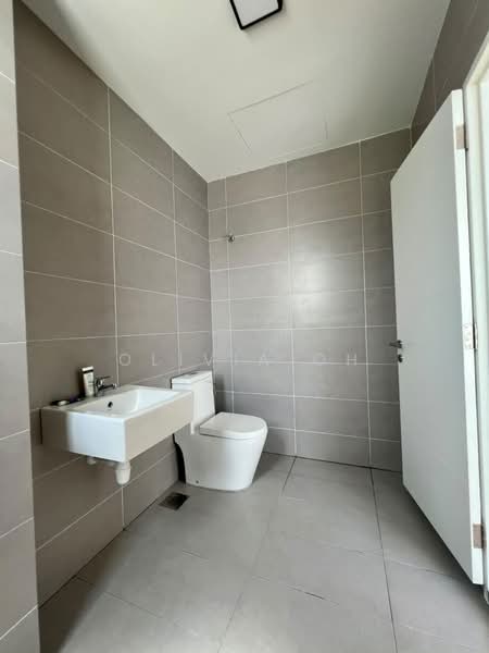 2-storey Terraced House for Rent in Bandar Sri Sendayan (Negeri Sembilan) - OLIVIA OH - Bathroom - PropertyGuru.com.my