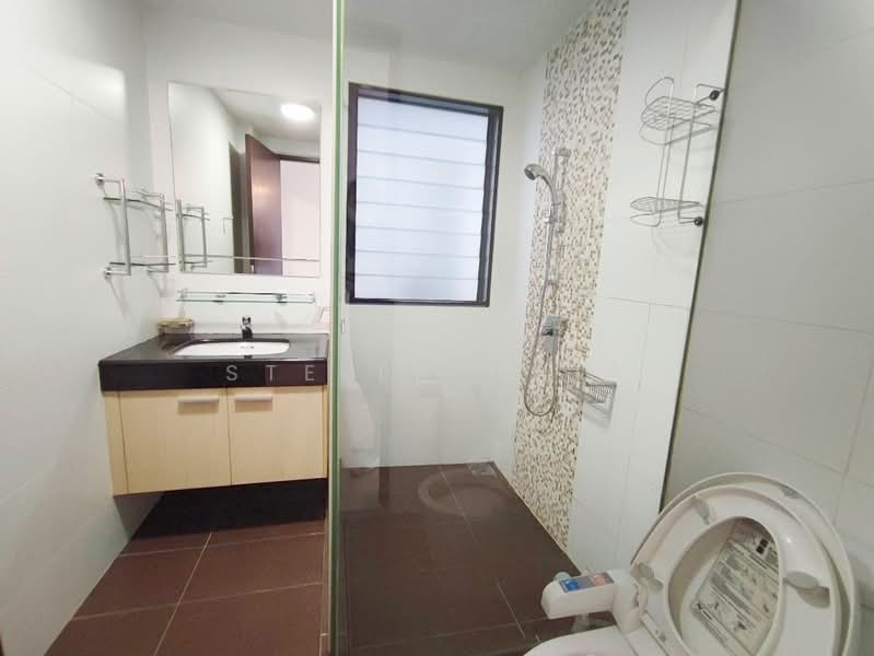 Pangsapuri untuk Disewa di Molek Pine 3 - Stella Chia - Bathroom - PropertyGuru.com.my