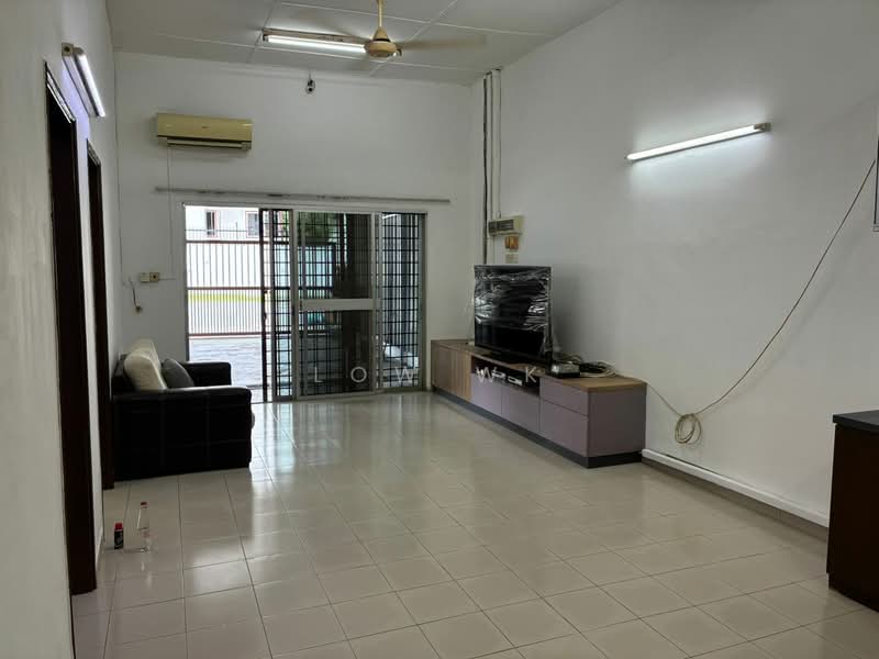 1-storey Terraced House for Sale in Taman Shanghai (Jalan Klang Lama (Old Klang Road)) - LOW WK - Living Room - PropertyGuru.com.my