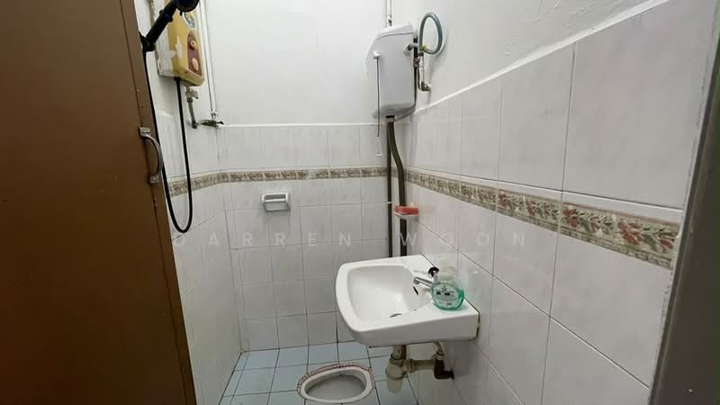 1-storey Terraced House for Sale in Taman Scientex Pasir Gudang (Pasir Gudang) - Darren Woon - Bathroom - PropertyGuru.com.my