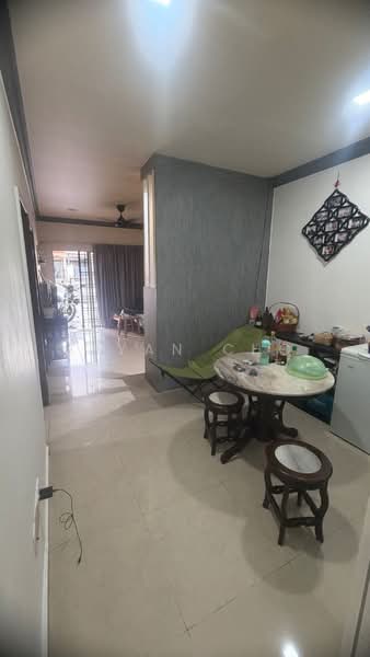 Rumah Teres 1 Tingkat untuk Dijual di Taman Lestari Putra (Seri Kembangan) - Bryan Cho - Living Room - PropertyGuru.com.my