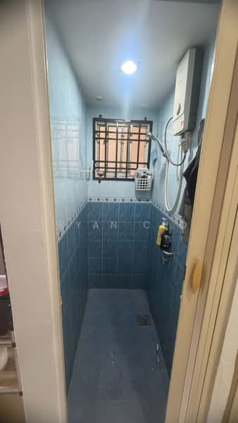 Rumah Teres 1 Tingkat untuk Dijual di Taman Lestari Putra (Seri Kembangan) - Bryan Cho - Bathroom - PropertyGuru.com.my