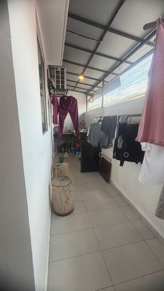 Rumah Teres 1 Tingkat untuk Dijual di Taman Lestari Putra (Seri Kembangan) - Bryan Cho - Balcony - PropertyGuru.com.my