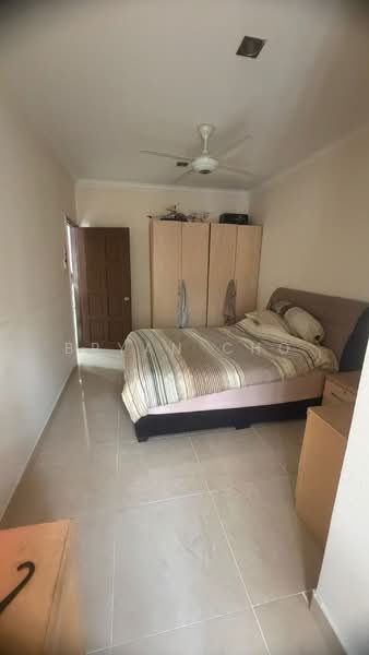 Rumah Teres 1 Tingkat untuk Dijual di Taman Lestari Putra (Seri Kembangan) - Bryan Cho - Bedroom - PropertyGuru.com.my