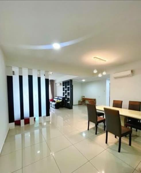 Pangsapuri untuk Disewa di Molek Pine 3 - Stella Chia - Living Room - PropertyGuru.com.my
