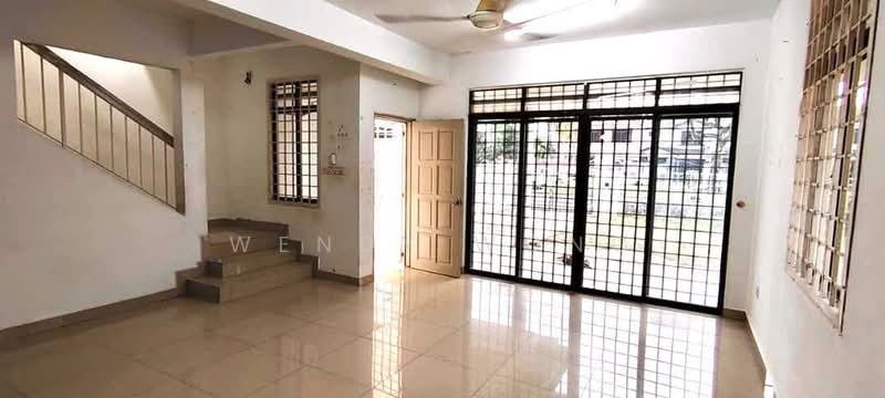 Rumah Teres 2 Tingkat untuk Disewa di Permas Jaya (Johor) - Wendy Wong - Living Room - PropertyGuru.com.my