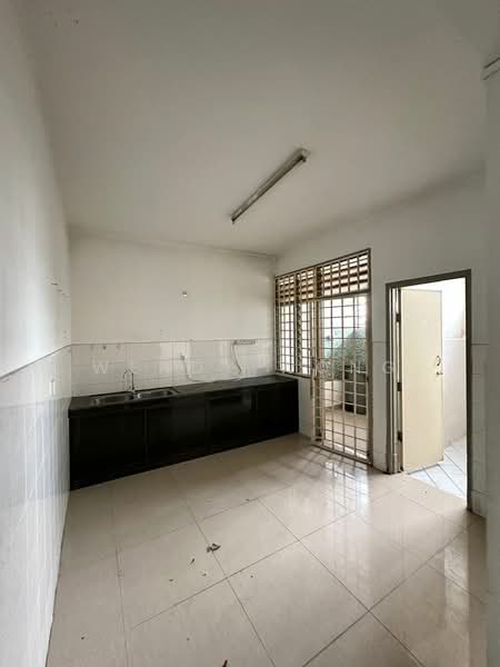 Rumah Teres 2 Tingkat untuk Disewa di Permas Jaya (Johor) - Wendy Wong - Kitchen - PropertyGuru.com.my