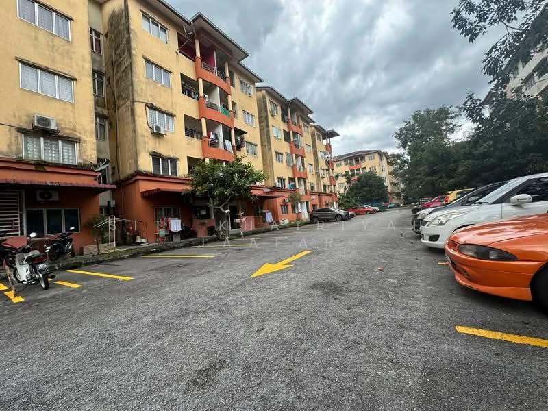 Pangsapuri untuk Dijual di Pangsapuri Merak - SITI KHAIRIYAH JAAFAR - Exterior - PropertyGuru.com.my