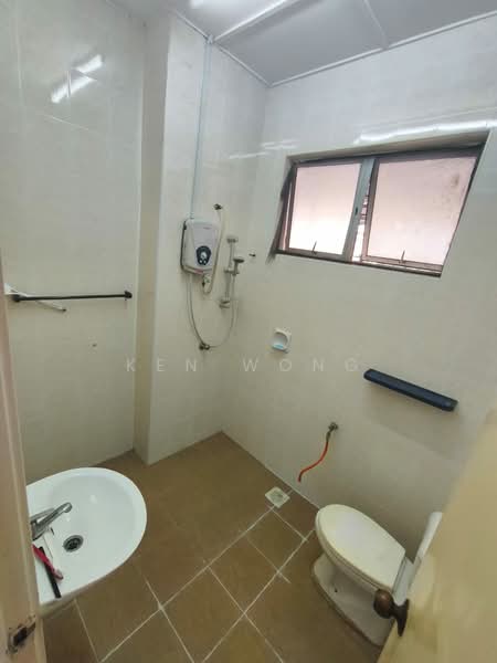 Rumah Teres 2 Tingkat untuk Disewa di Bandar Baru Ampang (Ampang) - Ken Wong - Bathroom - PropertyGuru.com.my
