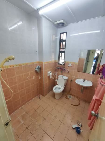 Rumah Teres 2 Tingkat untuk Disewa di Bandar Baru Ampang (Ampang) - Ken Wong - Bathroom - PropertyGuru.com.my