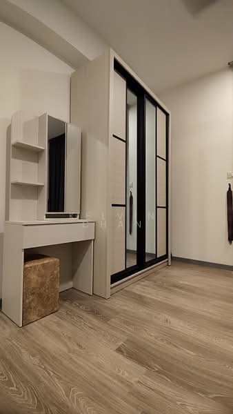 Service Residence for Rent at Southlink - Kelvin Chan - large wardrobe - PropertyGuru.com.my