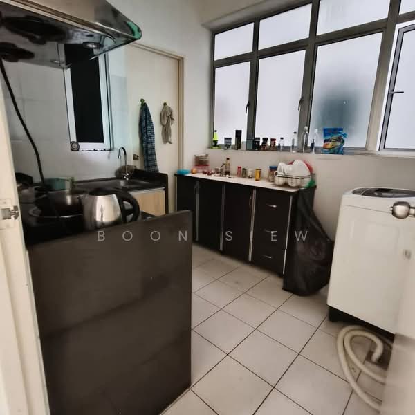 Kondominium untuk Dijual di Elit Heights @ Bayan City - Boon Siew - Kitchen - PropertyGuru.com.my