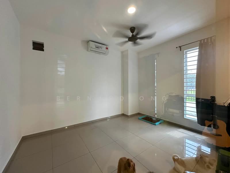 Rumah Teres 2 Tingkat untuk Dijual di Bandar Tasik Puteri (Rawang) - Bernard Ong - Living Room - PropertyGuru.com.my