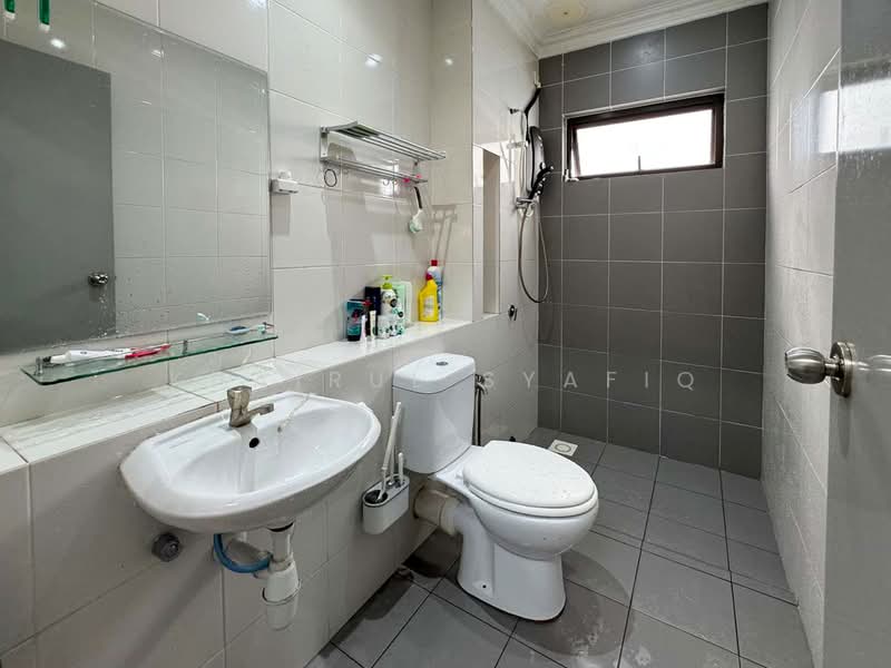 Rumah Teres 2 Tingkat untuk Dijual di Eco Grandeur (Puncak Alam) - Khairul Syafiq - PropertyGuru.com.my