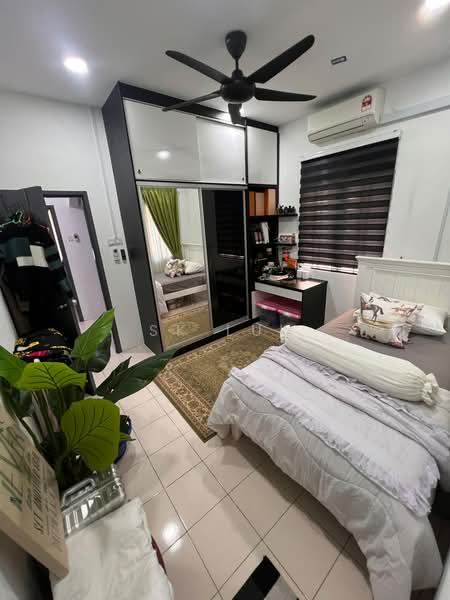 2-storey Terraced House for Sale in Taman Desa Mas (Rawang) - SK Luk - Bedroom - PropertyGuru.com.my