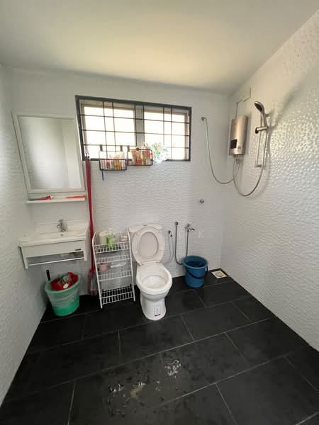 2-storey Terraced House for Sale in Taman Desa Mas (Rawang) - SK Luk - Bathroom - PropertyGuru.com.my