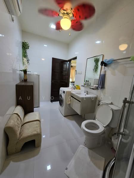 Rumah Teres 2 Tingkat untuk Dijual di Taman Johor Jaya (Johor Bahru) - Au Yong Lucy - Bathroom - PropertyGuru.com.my