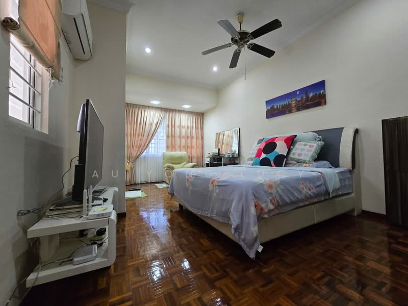 Rumah Teres 2 Tingkat untuk Dijual di Taman Johor Jaya (Johor Bahru) - Au Yong Lucy - Bedroom - PropertyGuru.com.my