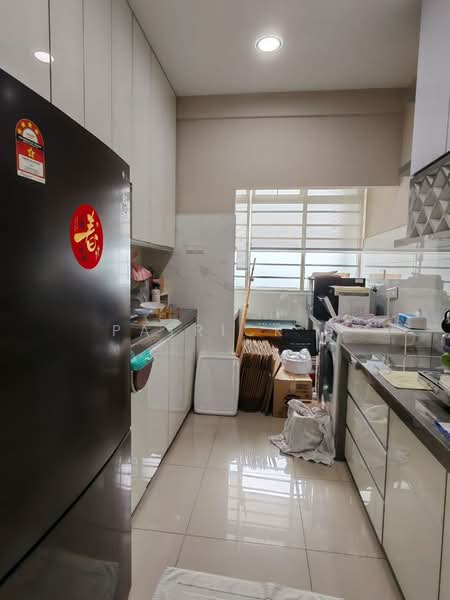 Kondominium untuk Dijual di The Peak Residences - Patrick . - Kitchen - PropertyGuru.com.my