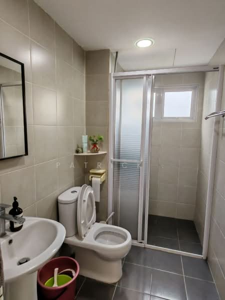 Kondominium untuk Dijual di The Peak Residences - Patrick . - Bathroom - PropertyGuru.com.my