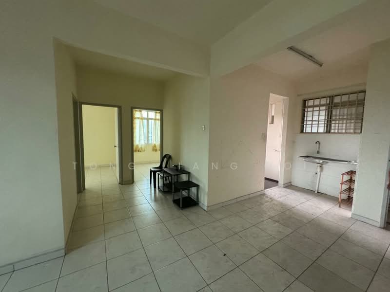 Flat for Rent at Taman Pelangi Indah - Tong Liang Ooi - Living Room - PropertyGuru.com.my