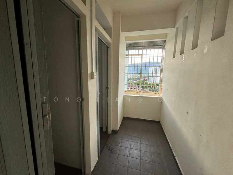 Flat for Rent at Taman Pelangi Indah - Tong Liang Ooi - Balcony - PropertyGuru.com.my