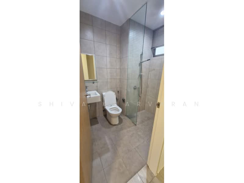 Servis Apartment untuk Disewa di Setia SKY Residences - Shiva Kharvaran - Bathroom - PropertyGuru.com.my