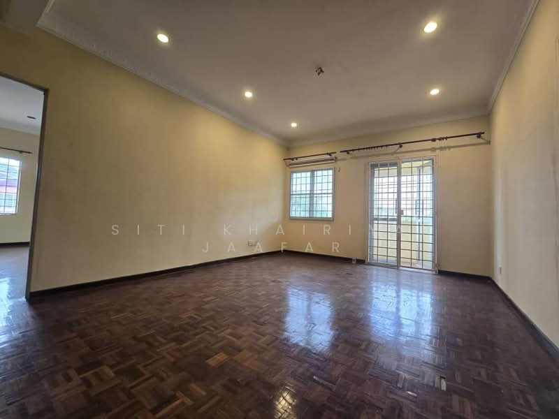 2-storey Terraced House for Sale in U5, Taman Subang Bestari (Shah Alam) - SITI KHAIRIYAH JAAFAR - Living Room - PropertyGuru.com.my