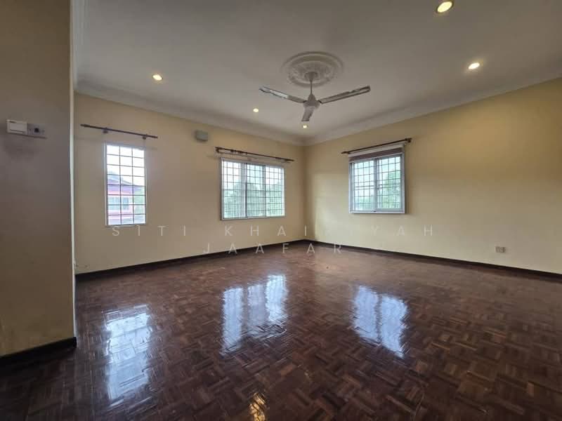 2-storey Terraced House for Sale in U5, Taman Subang Bestari (Shah Alam) - SITI KHAIRIYAH JAAFAR - Living Room - PropertyGuru.com.my