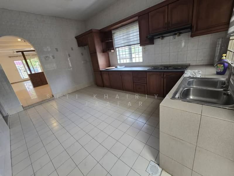 2-storey Terraced House for Sale in U5, Taman Subang Bestari (Shah Alam) - SITI KHAIRIYAH JAAFAR - Kitchen - PropertyGuru.com.my