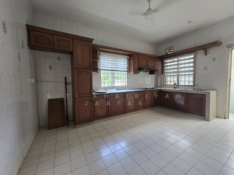 2-storey Terraced House for Sale in U5, Taman Subang Bestari (Shah Alam) - SITI KHAIRIYAH JAAFAR - Kitchen - PropertyGuru.com.my