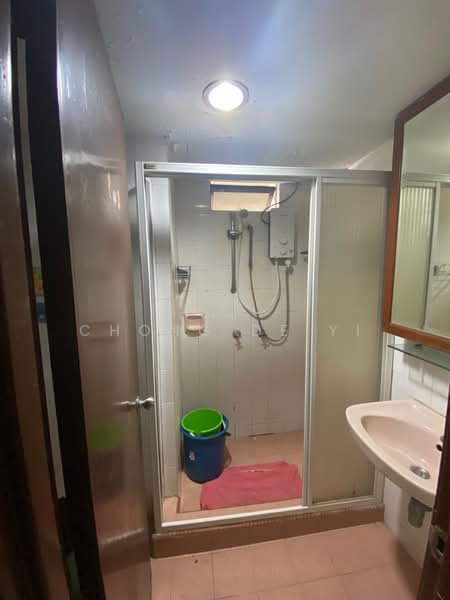 Condominium for Rent at Vista Komanwel C - Chong De Yi - Bathroom - PropertyGuru.com.my