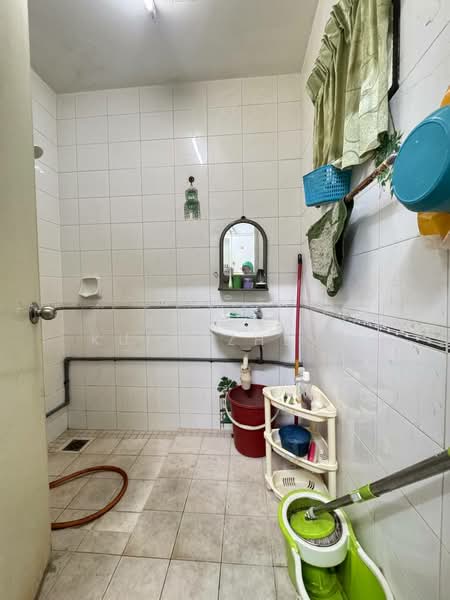 Rumah Teres 2 Tingkat untuk Dijual di Batu 9 (Cheras) - Zarema Kulbuzheva - Bathroom - PropertyGuru.com.my