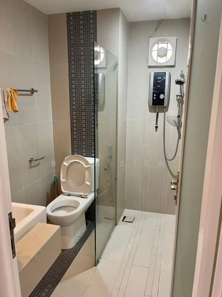 Kondominium untuk Dijual di Sunny Ville Condominium - Boon Siew - Bathroom - PropertyGuru.com.my