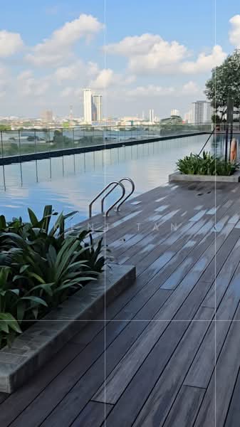 Servis Apartment untuk Disewa di Midas @ Seri Alam - Kent Tan - Pool - PropertyGuru.com.my